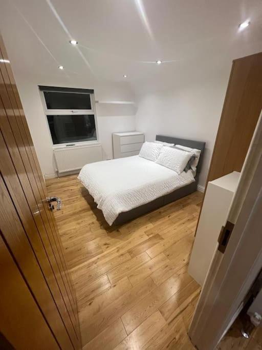 2 Bedroom Apartment In Hampdenrd Londra Dış mekan fotoğraf
