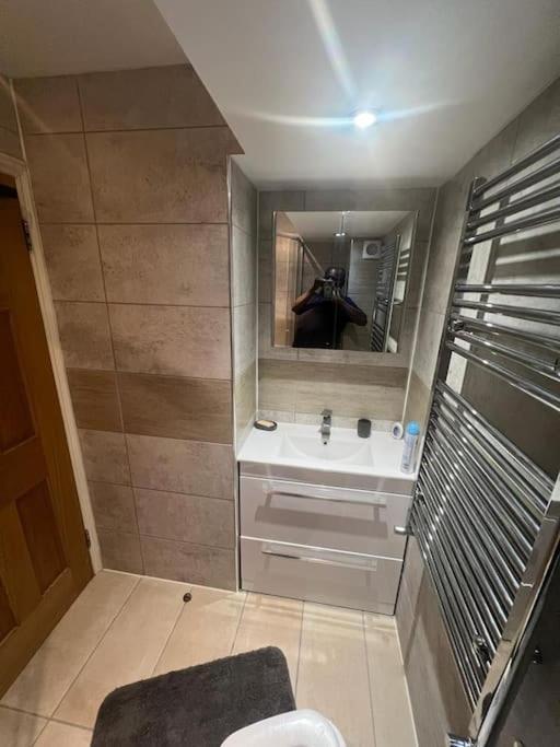 2 Bedroom Apartment In Hampdenrd Londra Dış mekan fotoğraf