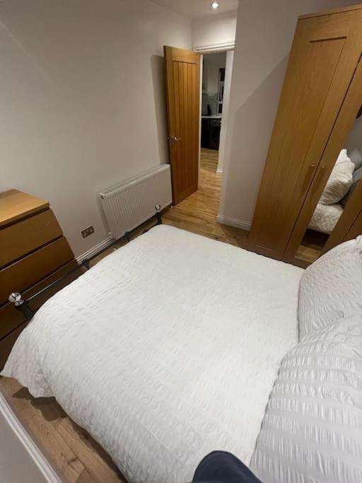 2 Bedroom Apartment In Hampdenrd Londra Dış mekan fotoğraf