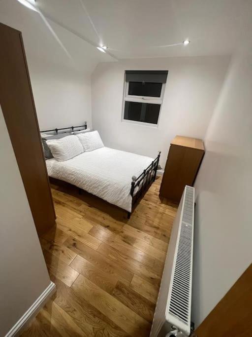 2 Bedroom Apartment In Hampdenrd Londra Dış mekan fotoğraf